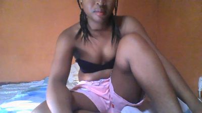 monamour1 live cam on Cam4