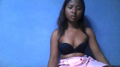 monamour1 live cam on Cam4