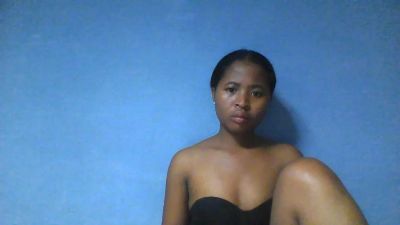 monamour1 live cam on Cam4