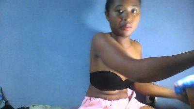monamour1 live cam on Cam4