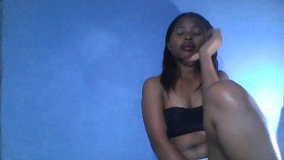 monamour1 live cam on Cam4