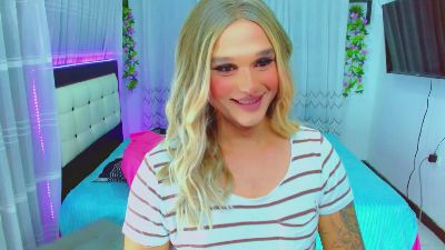 monserrat18 live cam on Cam4