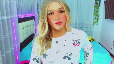 monserrat18 live cam on Cam4