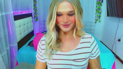 monserrat18 live cam on Cam4
