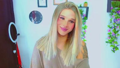 monserrat18 live cam on Cam4