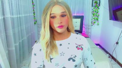 monserrat18 live cam on Cam4