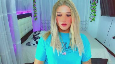 monserrat18 live cam on Cam4
