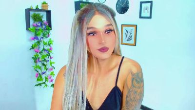 monserrat18 live cam on Cam4