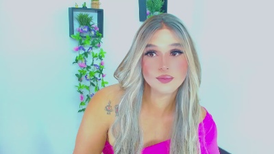 monserrat18 live cam on Cam4