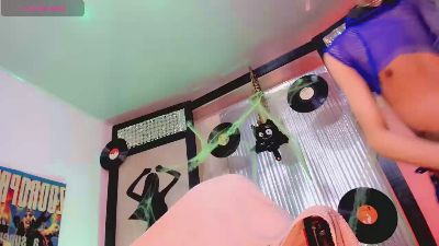 monserrat_x live cam on Cam4