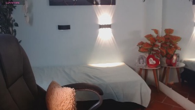 moon_solaris live cam on Cam4