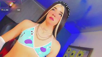 moon_sweet_ live cam on Cam4