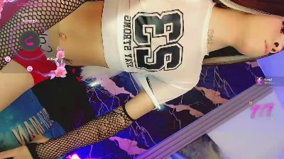 moon_sweet_ live cam on Cam4