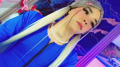 moon_sweet_ live cam on Cam4