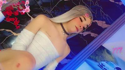 moon_sweet_ live cam on Cam4