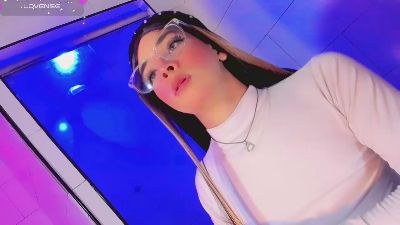 moon_sweet_ live cam on Cam4