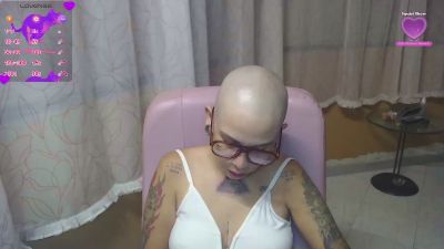 mooncat85 live cam on Cam4