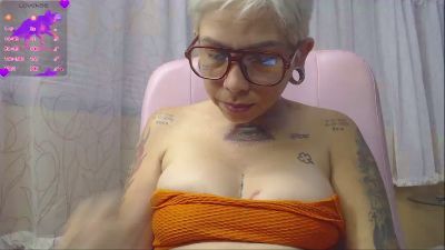 mooncat85 live cam on Cam4