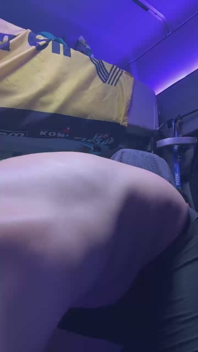 morbo_jovn live cam on Cam4