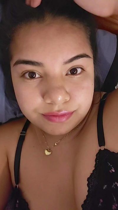 morena24sexyfun live cam on Cam4