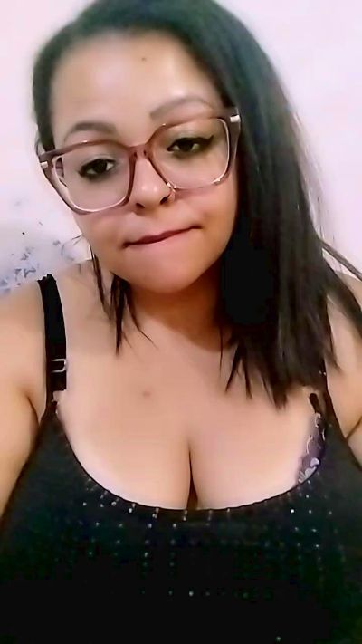morenahot_hot2 live cam on Cam4