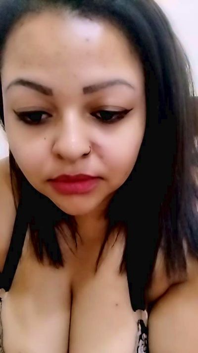 morenahot_hot2 live cam on Cam4