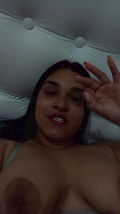 moreninhagauch2 live cam on Cam4
