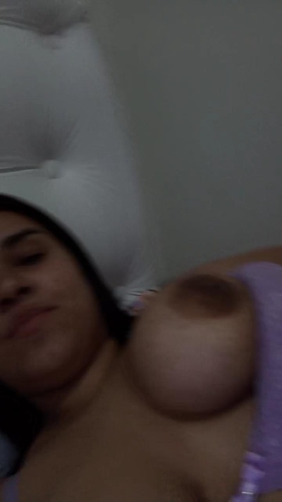 moreninhagauch2 live cam on Cam4