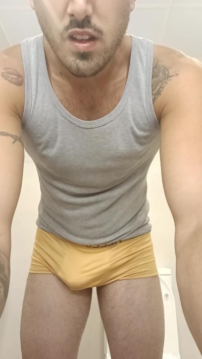 moreno1997_ live cam on Cam4
