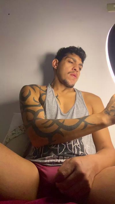 moreno23tatuado live cam on Cam4