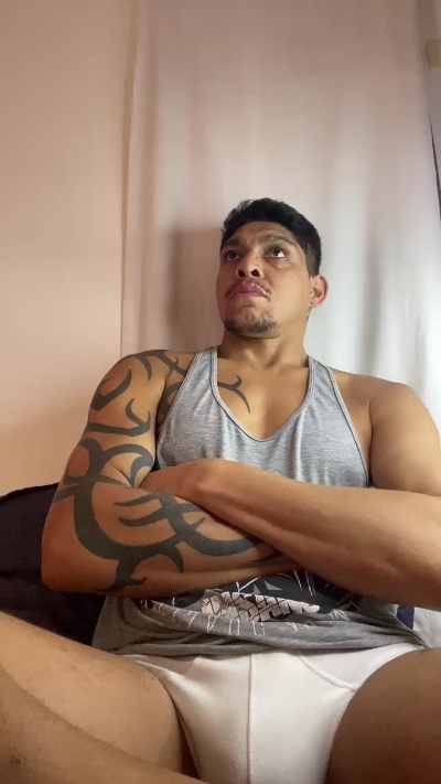 moreno23tatuado live cam on Cam4