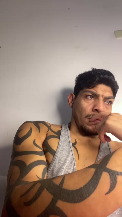 moreno23tatuado live cam on Cam4