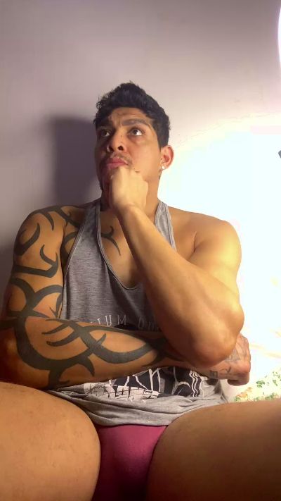moreno23tatuado live cam on Cam4