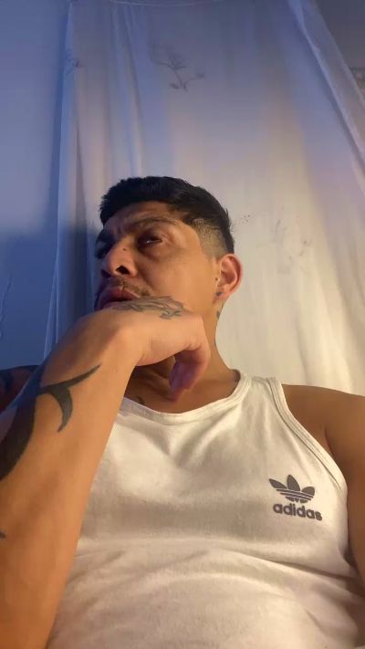 moreno23tatuado live cam on Cam4