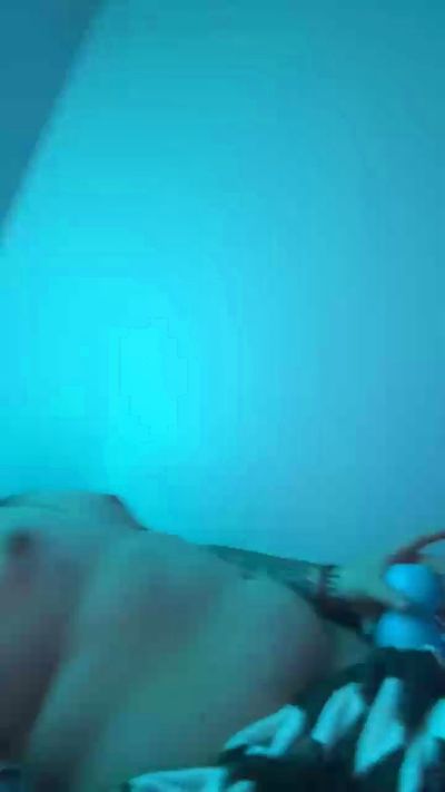 moreno33771998 live cam on Cam4