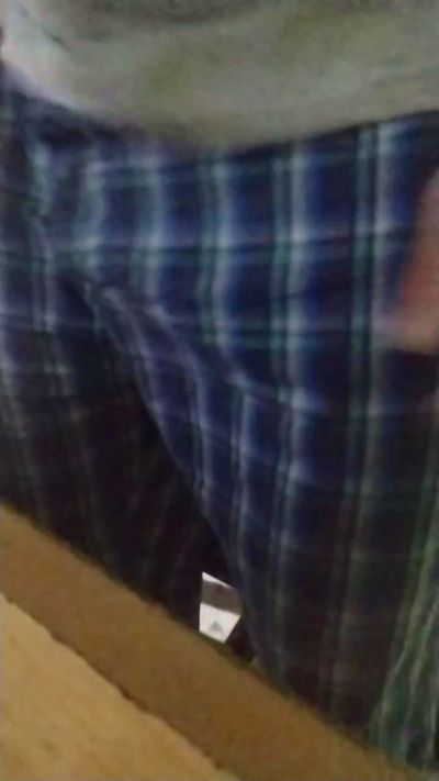 moreno93esp1 live cam on Cam4