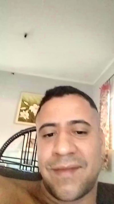 moreno_tropical live cam on Cam4