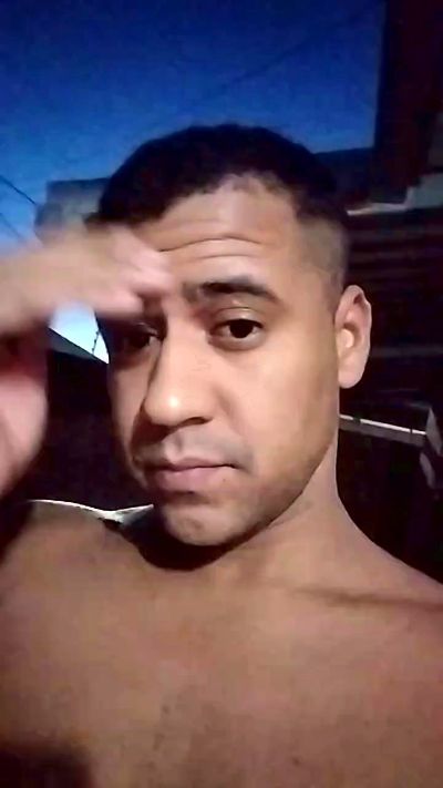moreno_tropical live cam on Cam4