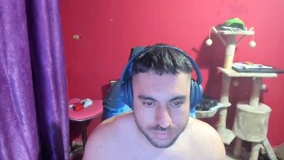 morenobarca8484 live cam on Cam4
