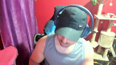 morenobarca8484 live cam on Cam4