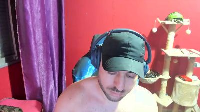 morenobarca8484 live cam on Cam4