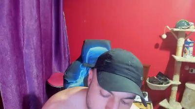 morenobarca8484 live cam on Cam4