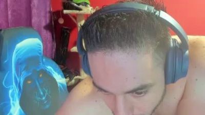 morenobarca8484 live cam on Cam4