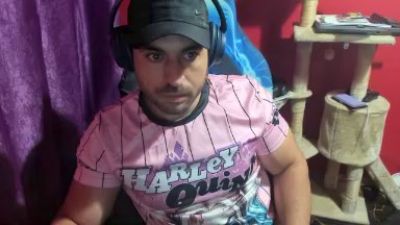 morenobarca8484 live cam on Cam4