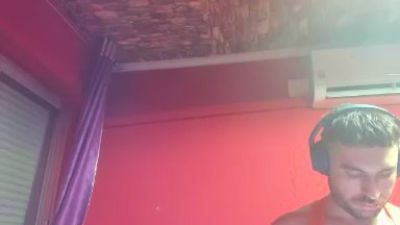 morenobarca8484 live cam on Cam4