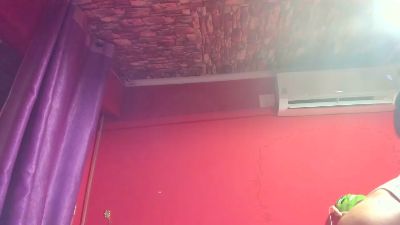 morenobarca8484 live cam on Cam4