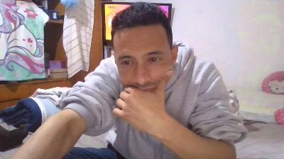 morenodario live cam on Cam4