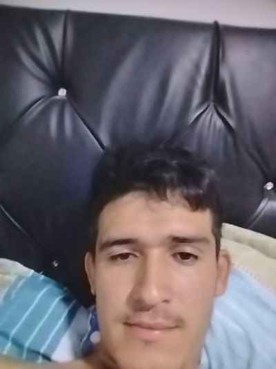 moronfreddy30 live cam on Cam4