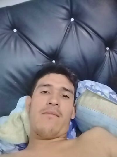 moronfreddy30 live cam on Cam4