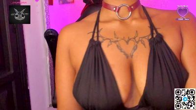 morticia_420 live cam on Cam4